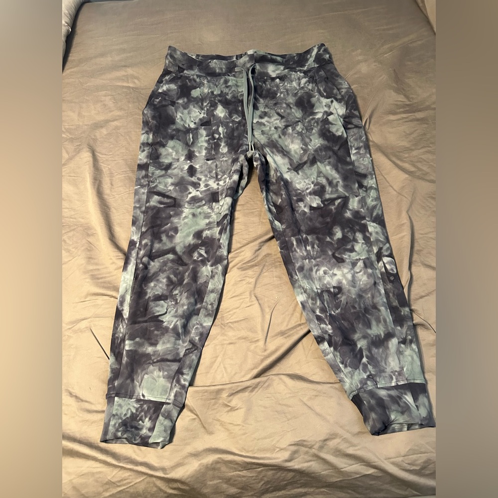 Lululemon Athletica Blue Tie-Dye joggers